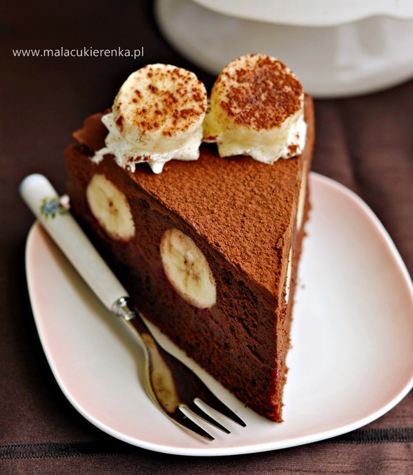 Chocolate Cake With Bananas 5
