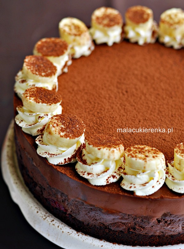 Chocolate Cake With Bananas 3