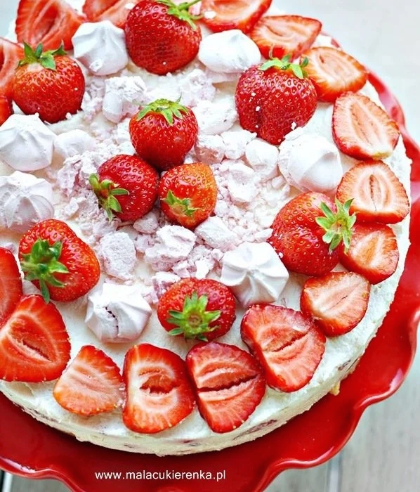Easy No Bake Strawberry Cheesecake 5