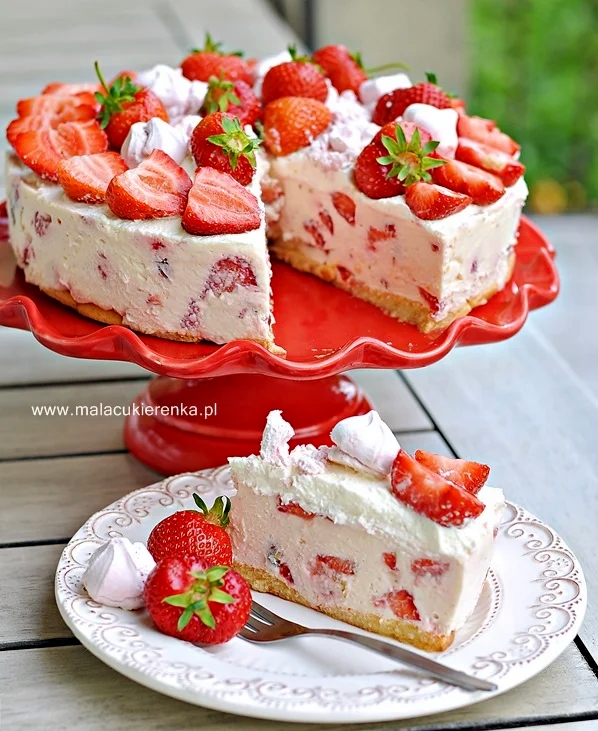 Easy No Bake Strawberry Cheesecake 2